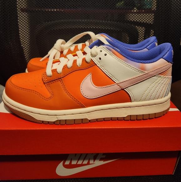 Nike Dunk Low se (GS) size 5y - Picture 4 of 6